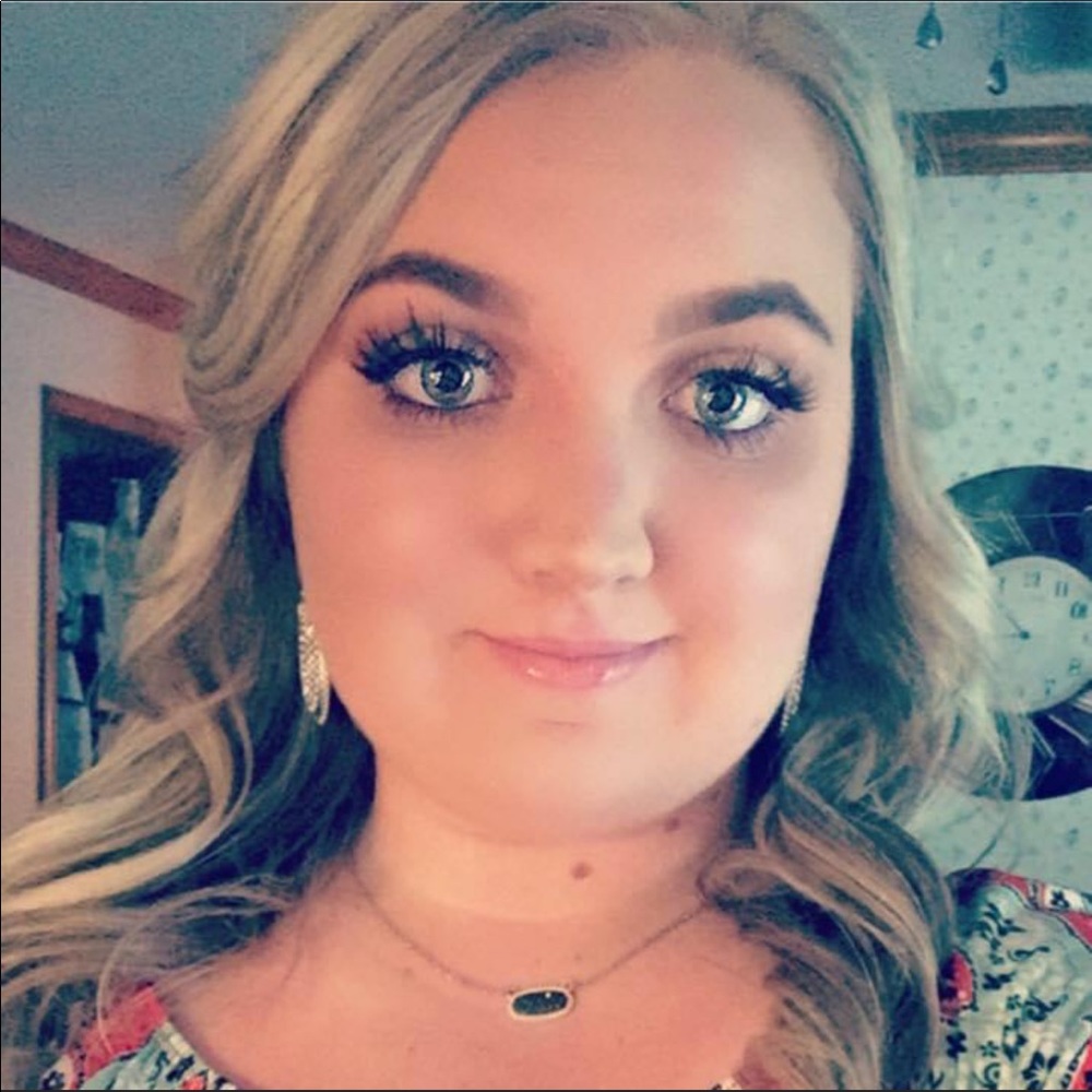 Meet your Posher, Lacy